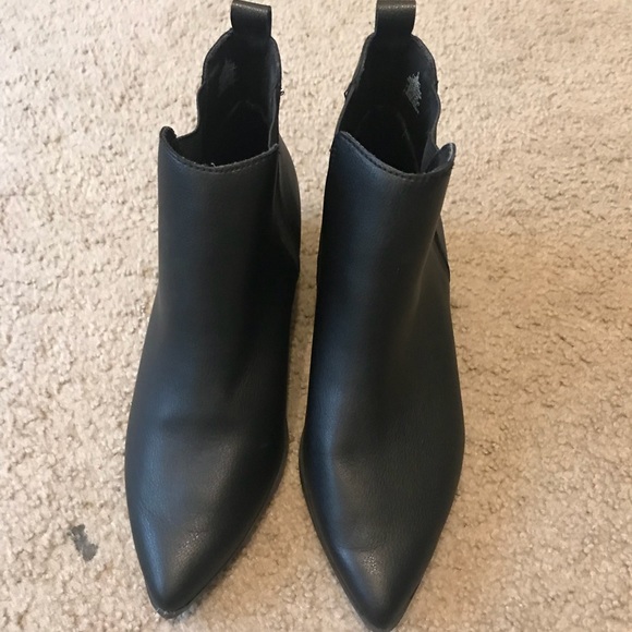 boot type shoes